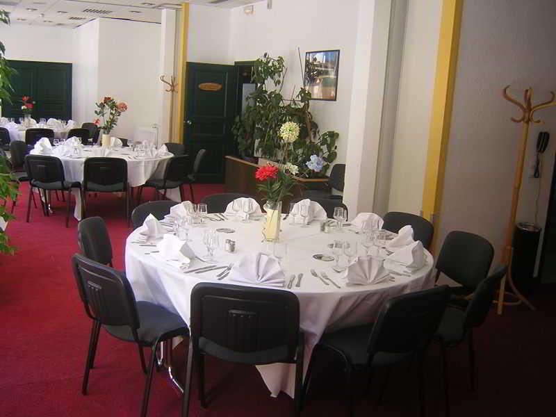 Hôtel Central Parc Oyonnax Extérieur photo